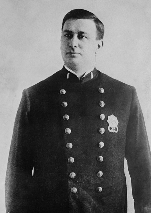becker-in-uniform