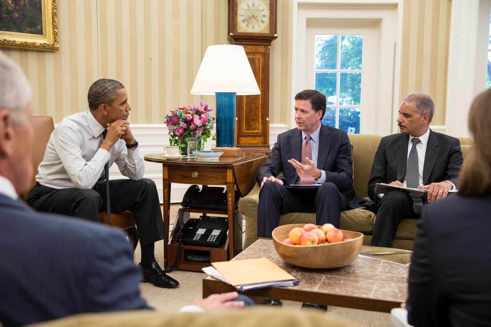 Briefing_the_President_on_Washington_Navy_Yard_Shootings